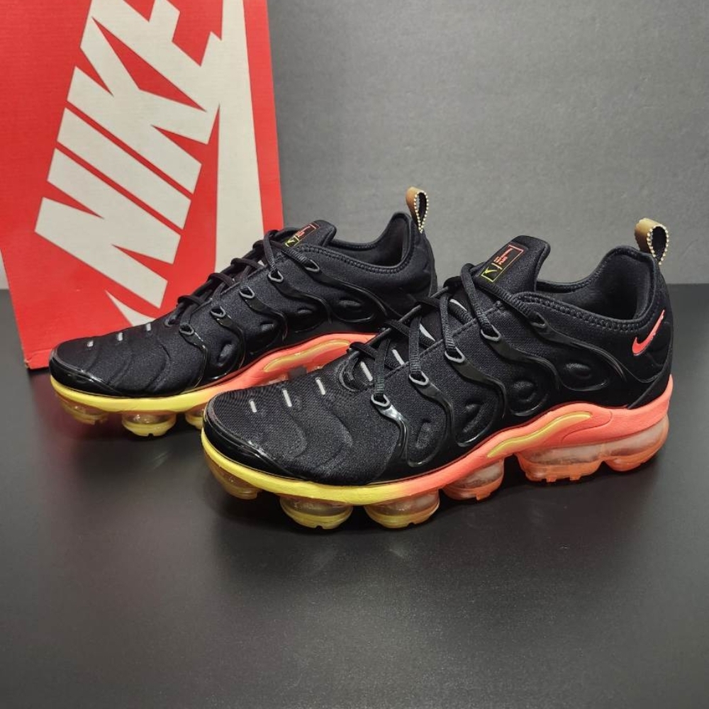 Men's vapormax plus size 11 black sunset orange